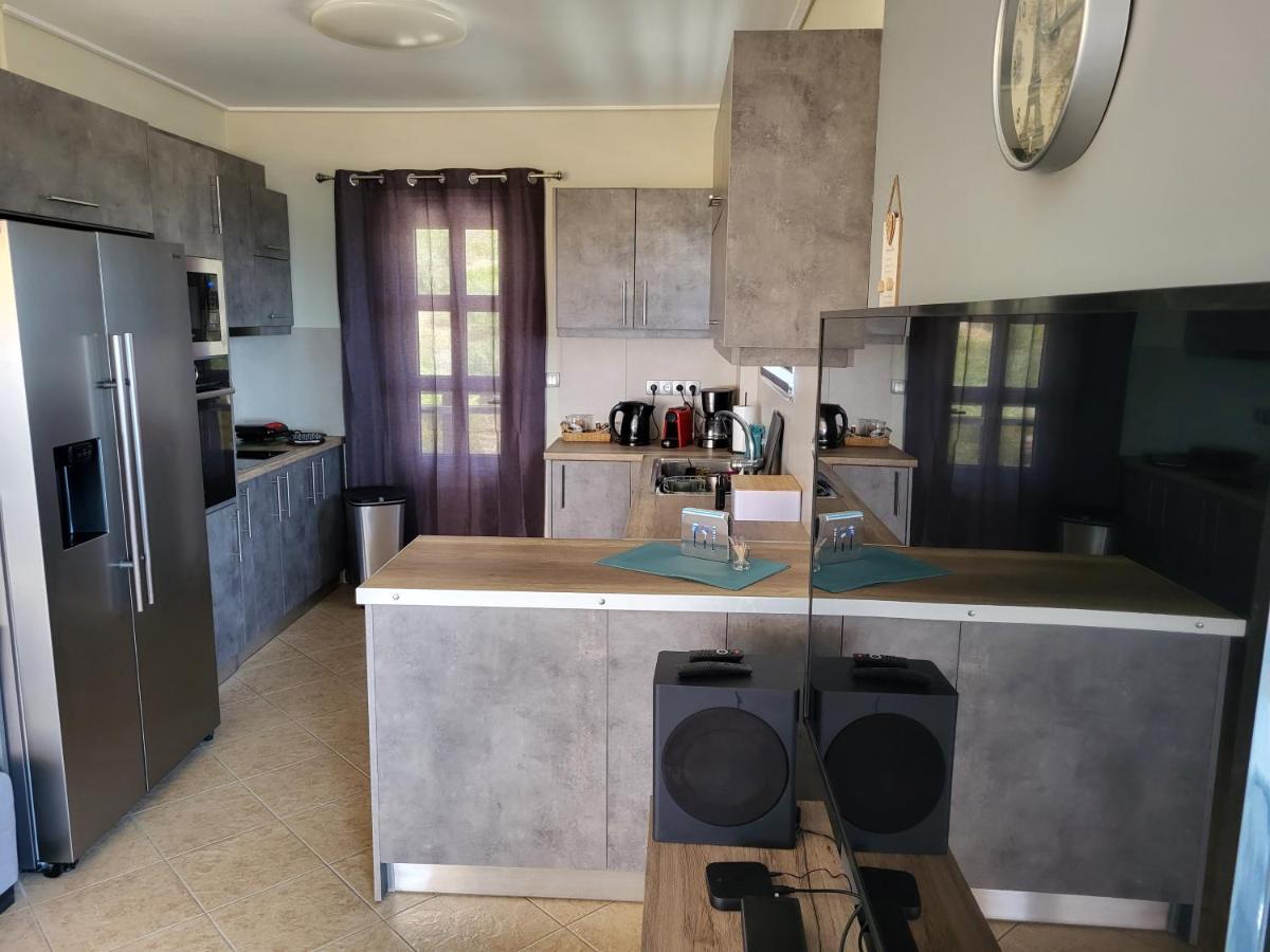 "Stergiou Luxury Apartment 2Nd Floor" Με Κοινη Πισινα Saronida Ngoại thất bức ảnh